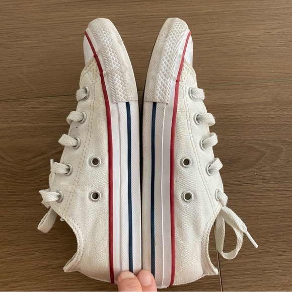Converse Chuck Taylor All-Star low-top sneakers in white Youth Size 1 - Picture 5 of 8